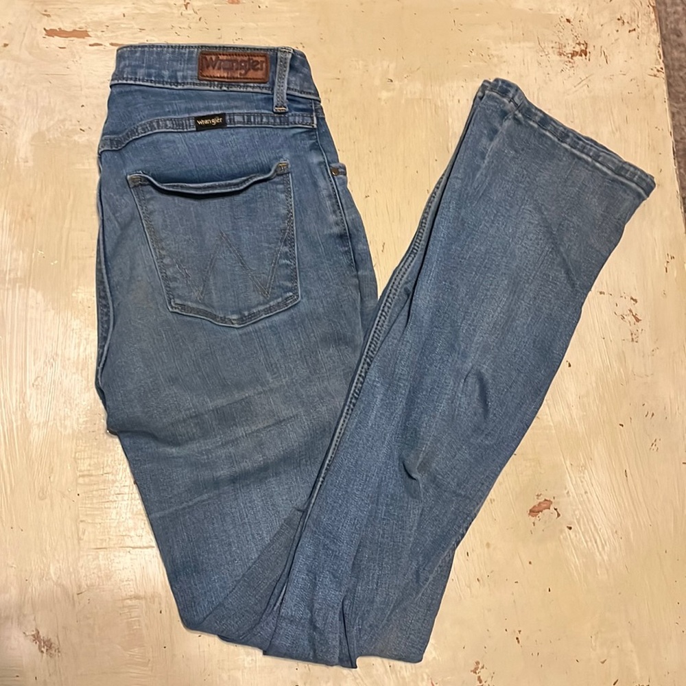 Wrangler high rise true straight jeans